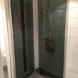 Fotografi av nytt dusjkabinett